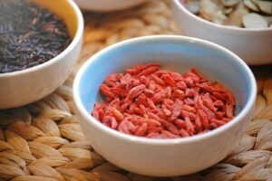 trei alimente mic dejun dintre care unul e goji