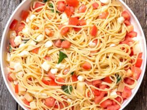 spaghetti alla checca spaghetti reci cu sos crud de rossi sos de rosii raw