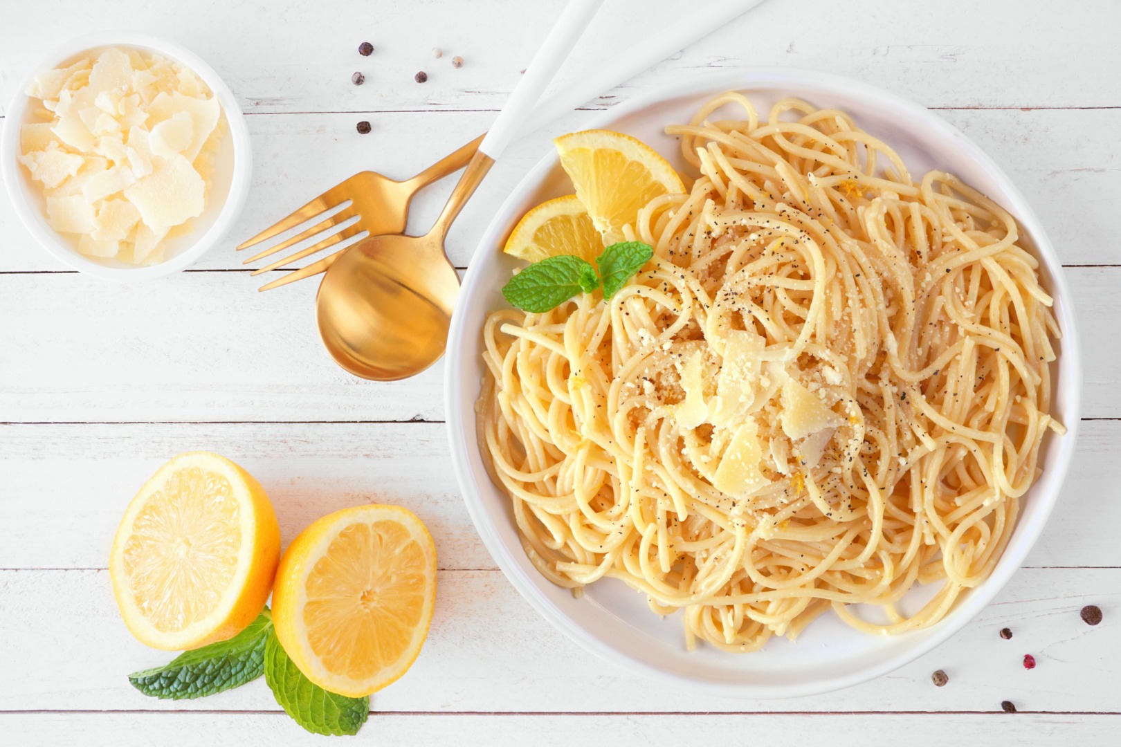 paste retete italiene paste cu lamaie si parmezan paste rapide ce mancam diseara parmezan cu lamaie combinatie spaghetti