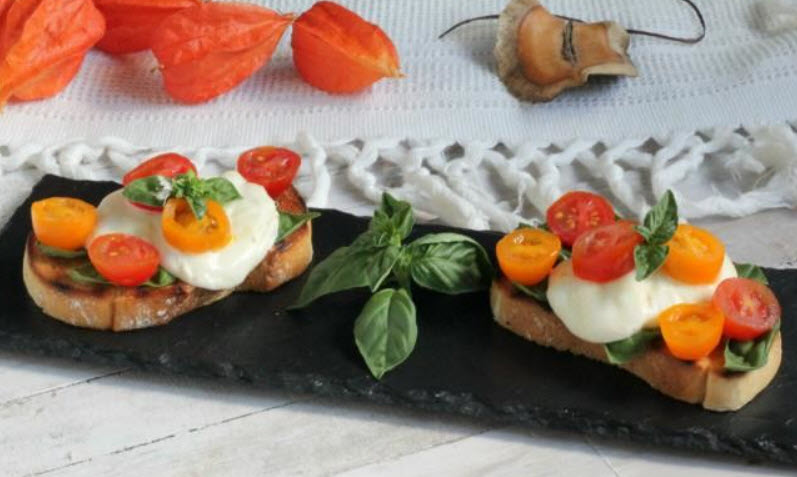 bruschette caprese