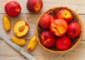 Nectarine din Turcia, retrase de la vânzare