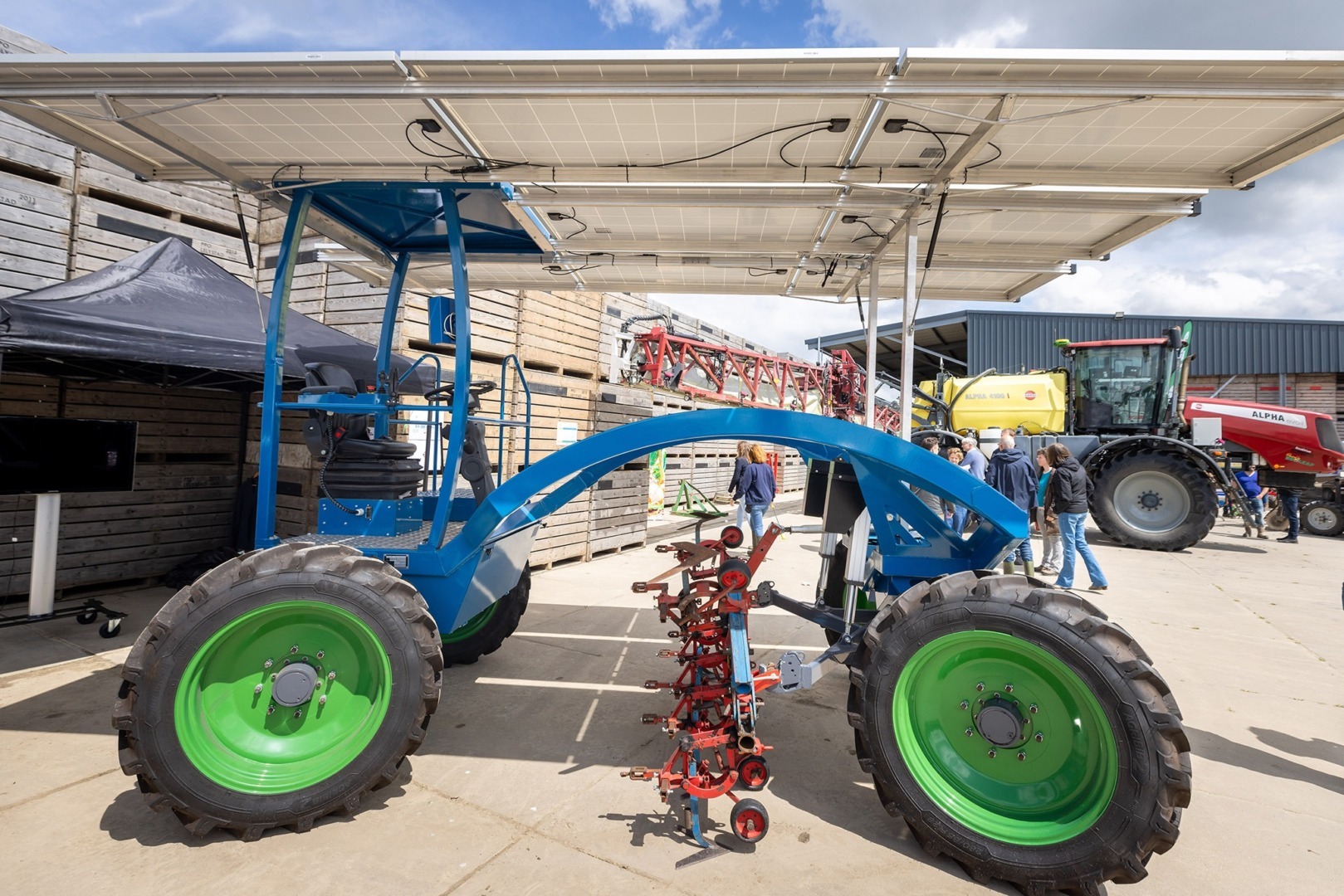 tractor solar la un targ