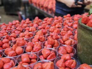 Căpșuni cu ciocolată, vândute în Borough Market, Londra / Sursa foto: G4Food