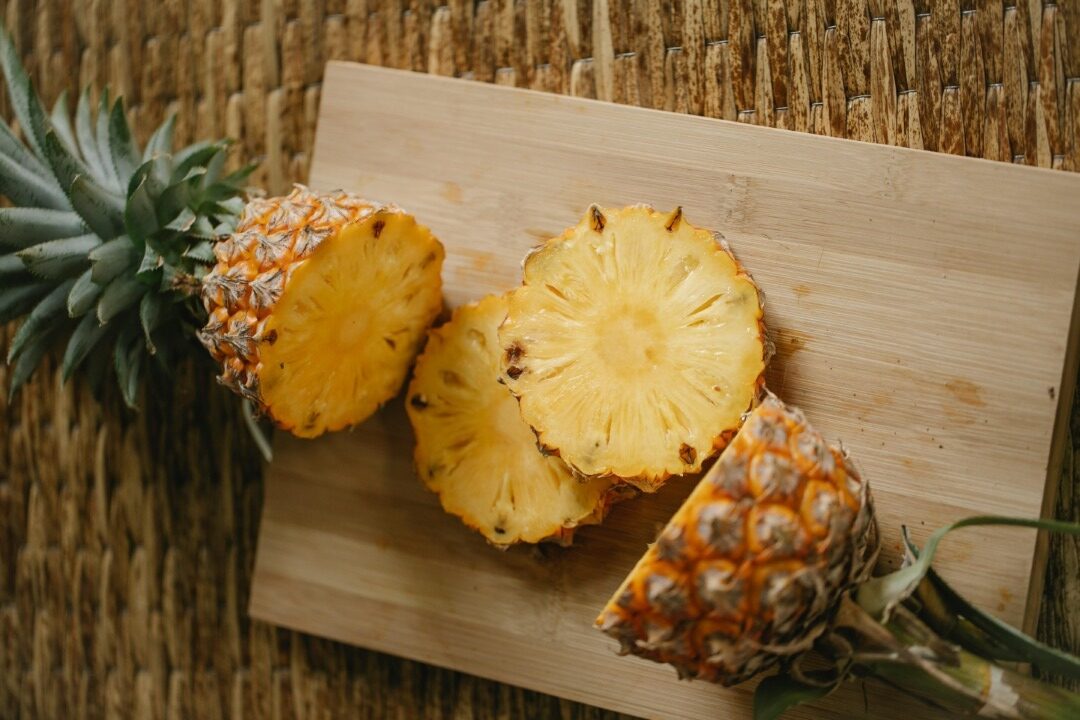 ia ceva din piață, piața lidl, ananas, gastronomie