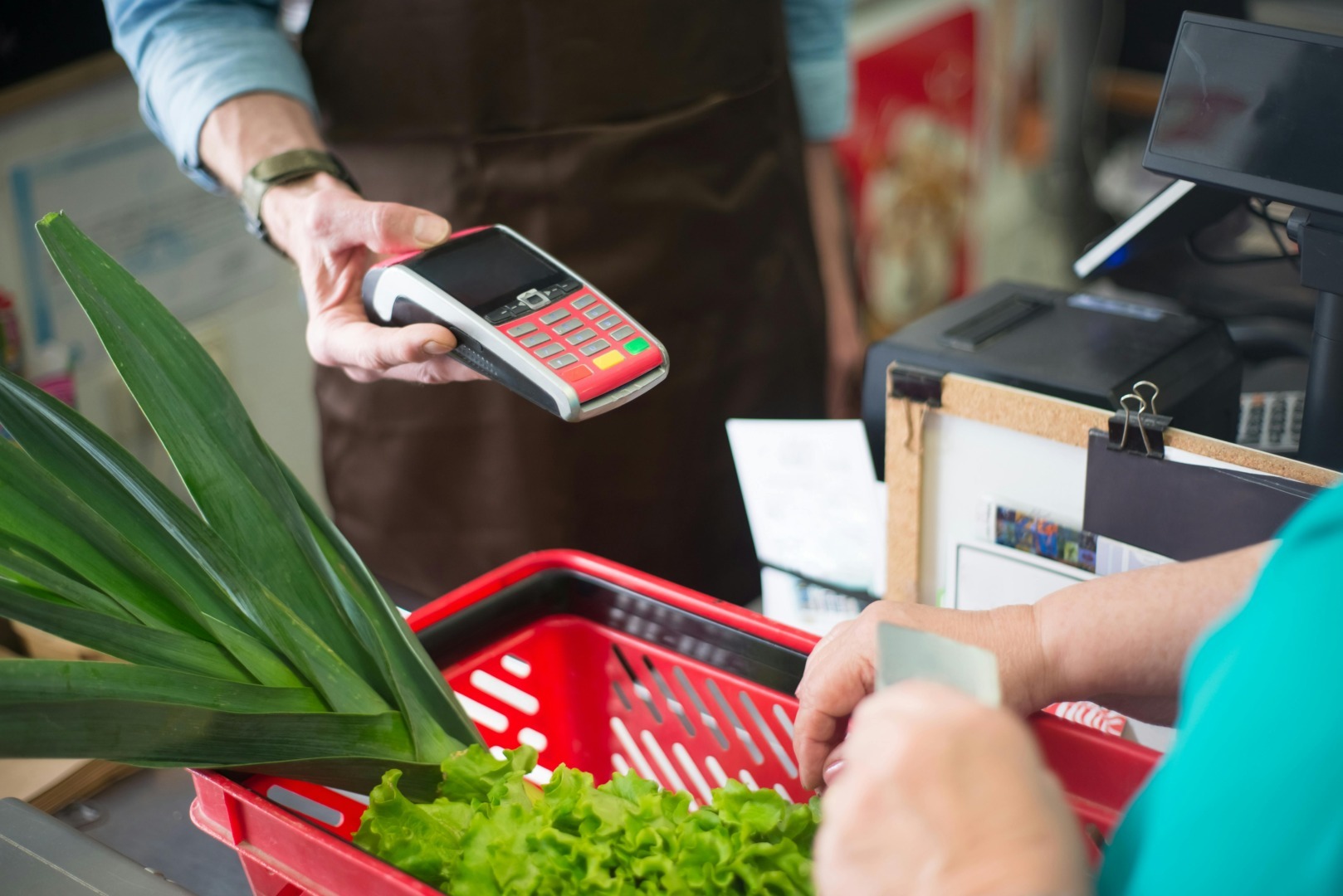 analiză, auchan, profi, shop and go, post