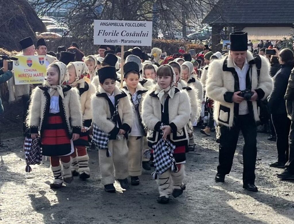 Colindătorii au recreat atmosfera sărbătorilor de altă dată