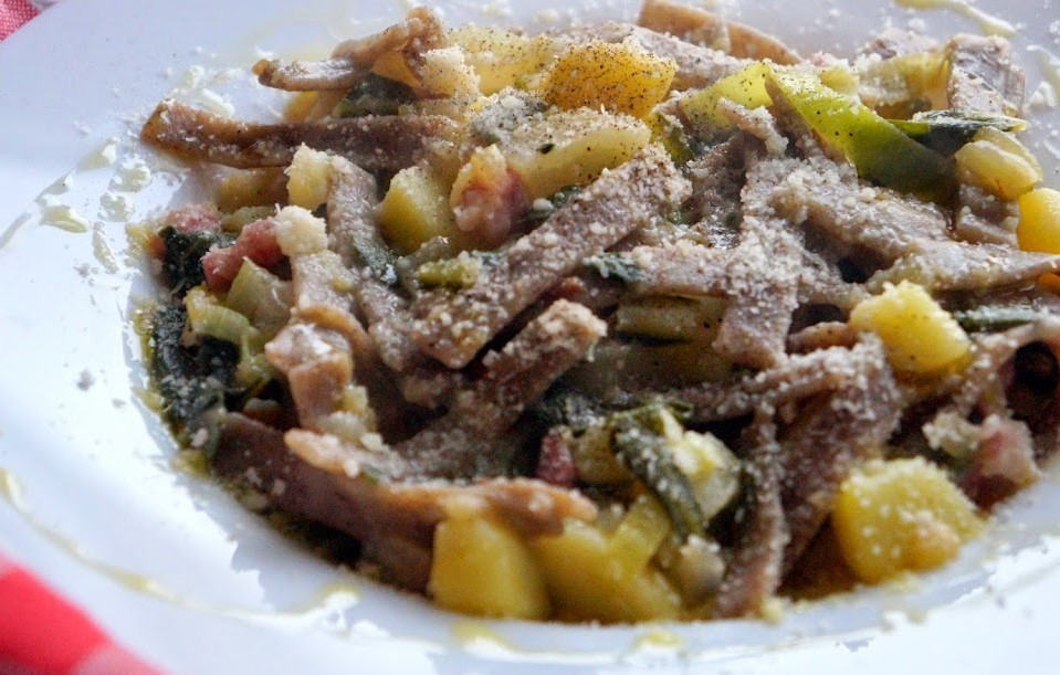 paste pizzoccheri pastele de vineri seara paste din faina de hrisca paste din Valtellina idei de cina reteta traditionala italiana reteta vegetariana