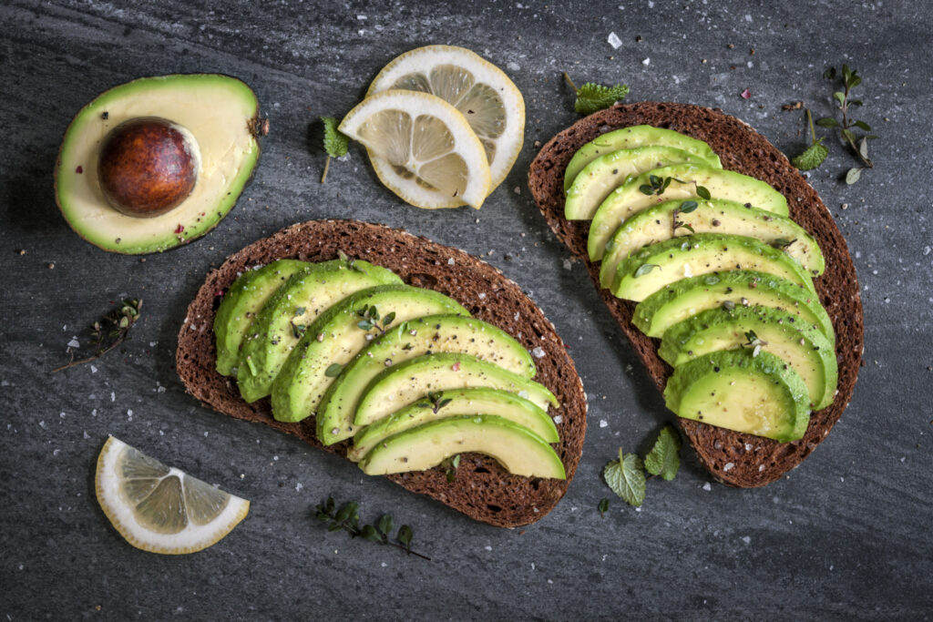 Consumul de avocado determină alegeri alimentare mai sănătoase