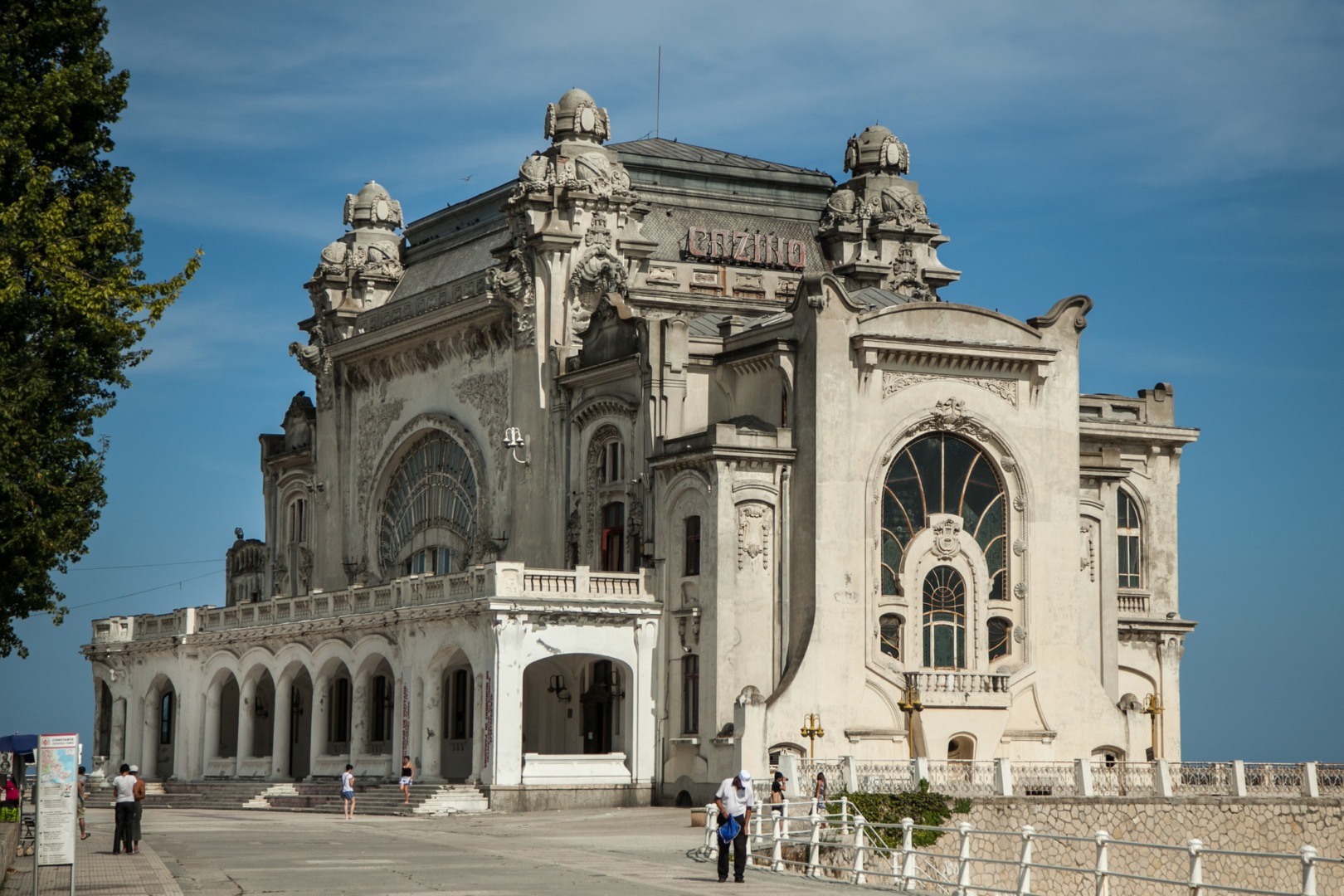 Cel mai important concurd de vinuri rose va avea loc la Cazino Constanța