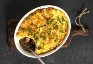 shepherd’s pie reteta traditionala anglosaxona reteta irlandeza cartofi Parmentier tarta de cartofi ragu bolognese reteta antirisipa caserola cu carne si cartofi