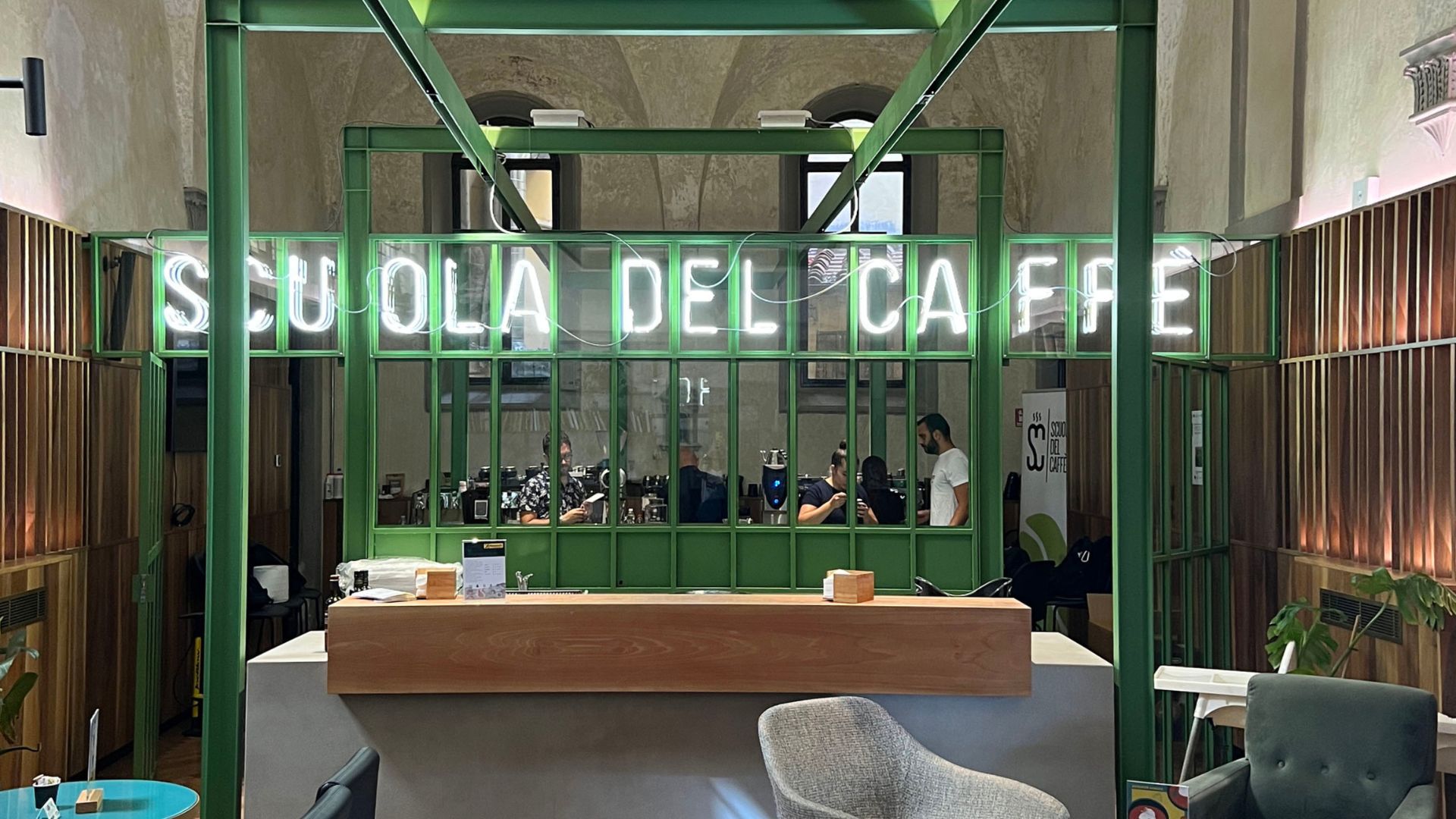 Scuola del caffe Florenta Florenta profesionisti horeca prajitor de cafea degustator de cafea barista scoala in domeniul cafelei