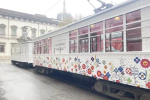 Louis Vuitton tramvai milano pinsa romana AMPI tramvai promotional Milano