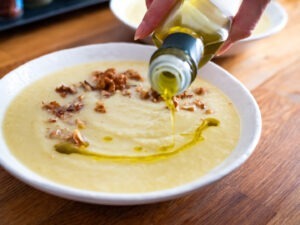 Supă-cremă delicioasă cu un ingredient comun