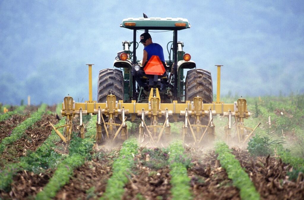 Comisia Europeană menține subventiile agricole.