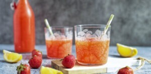 limonada cu capsuni hidrateaza in zilele calde