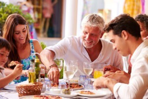 Mâncatul la restaurant te poate face să te îngrași