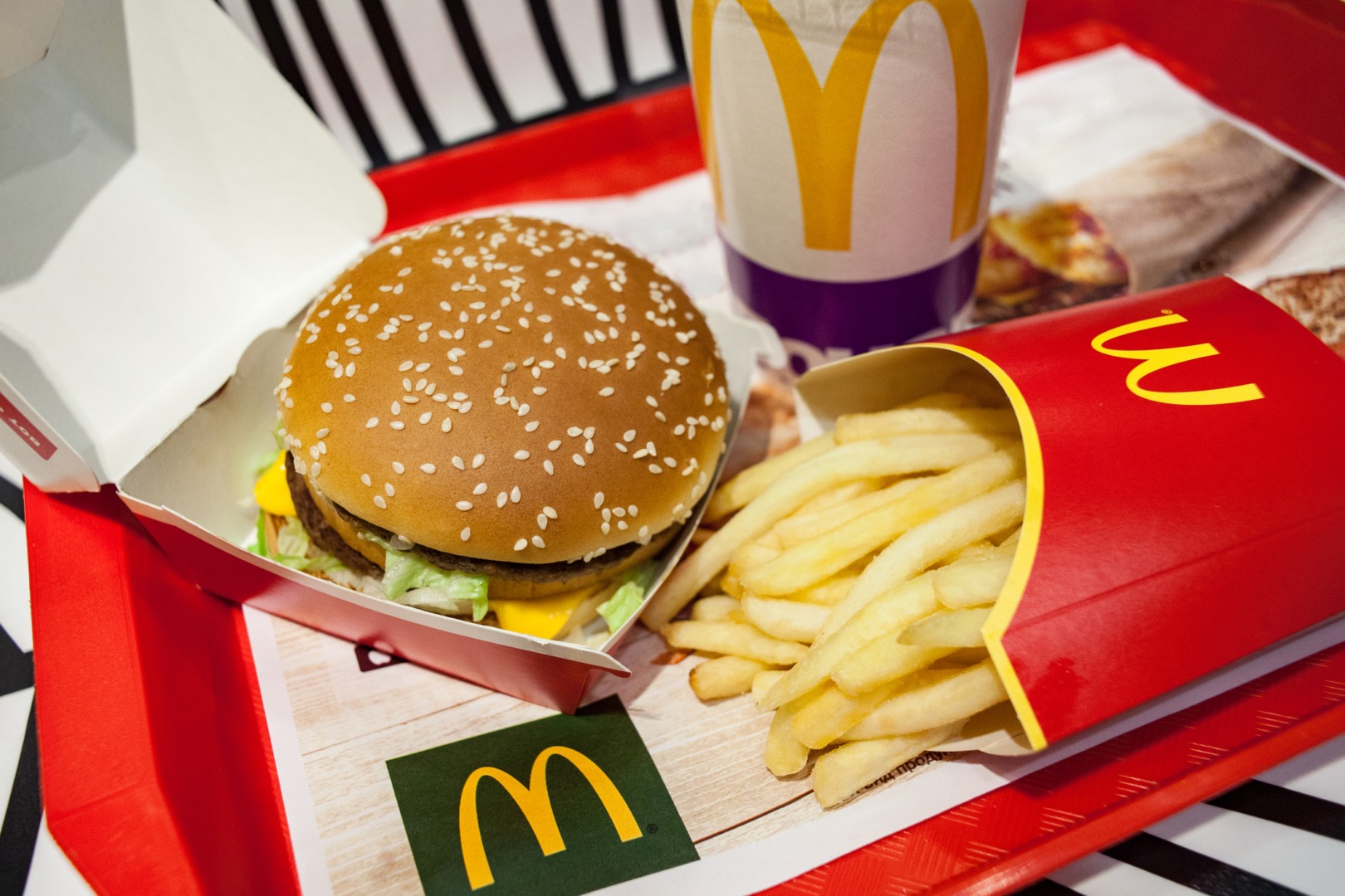 Un meniu obișnuit de la McDonald’s necesită o alergare de 15 km pentru a arde caloriile
