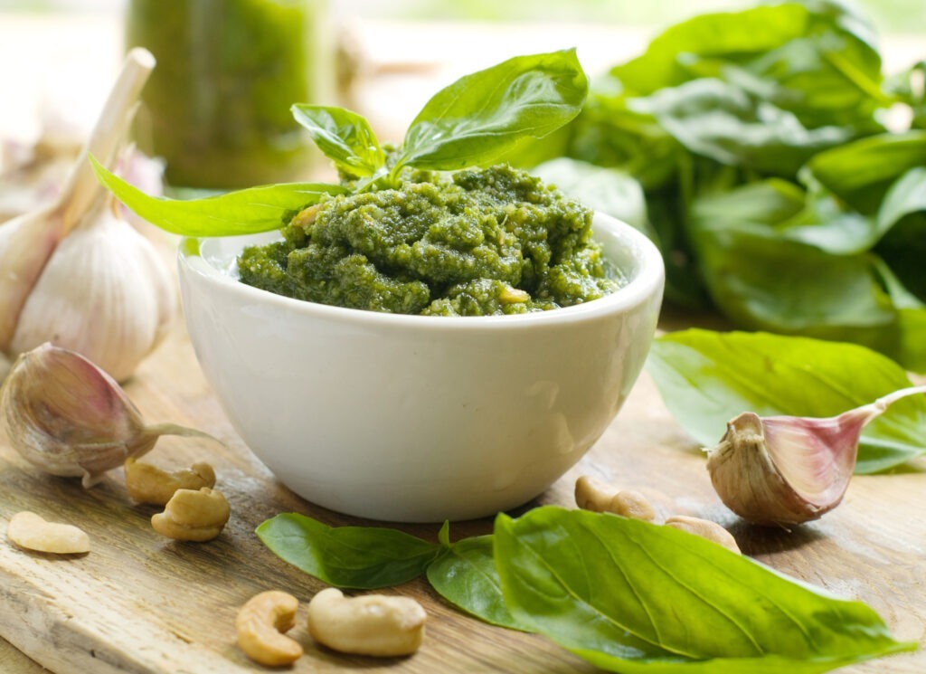 Rețetă de pesto cu busioc