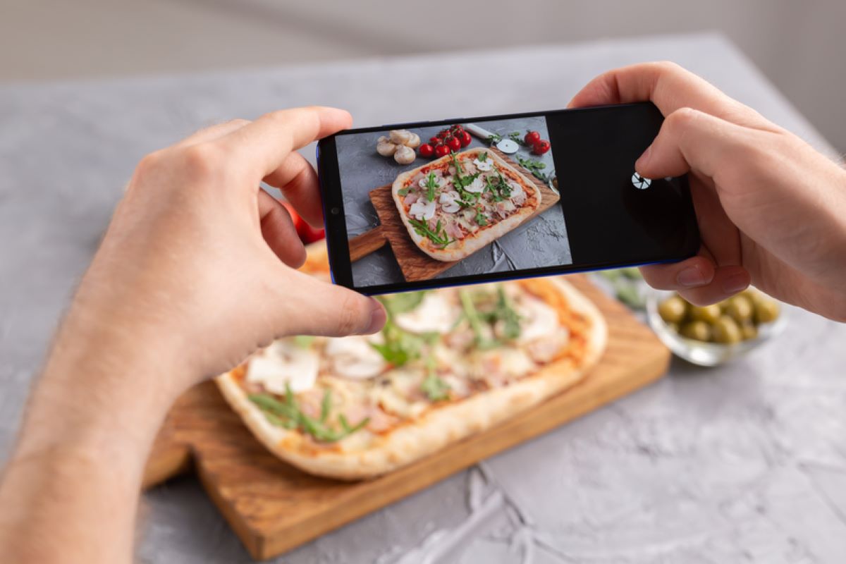 retelele-sociale-largesc-orizonturile-culinare-spune-un-chef-britanic-foarte-activ-pe-tiktok