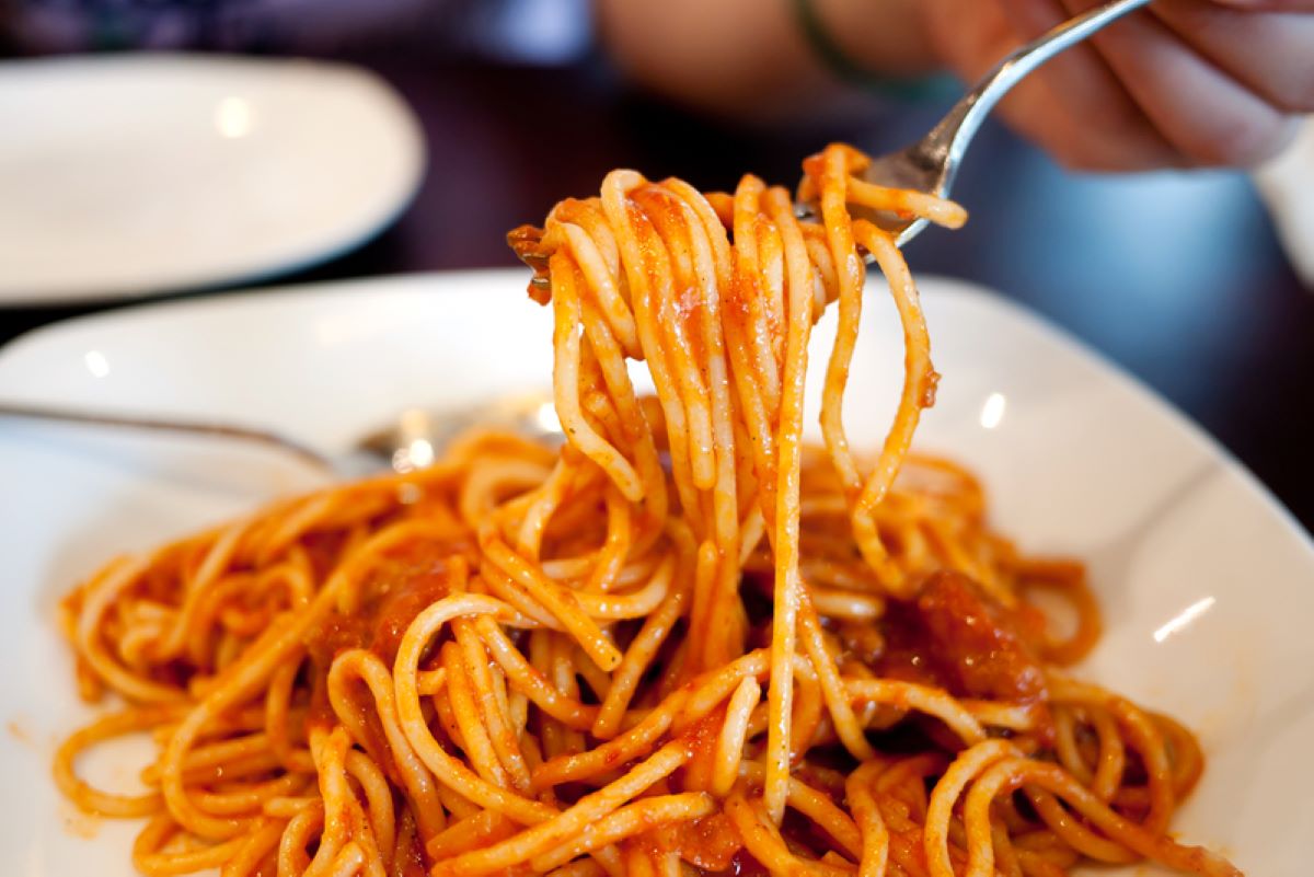 pastele-stimuleaza-productia-de-serotonina-hormonul-starii-de-bine-contribuie-la-socializare