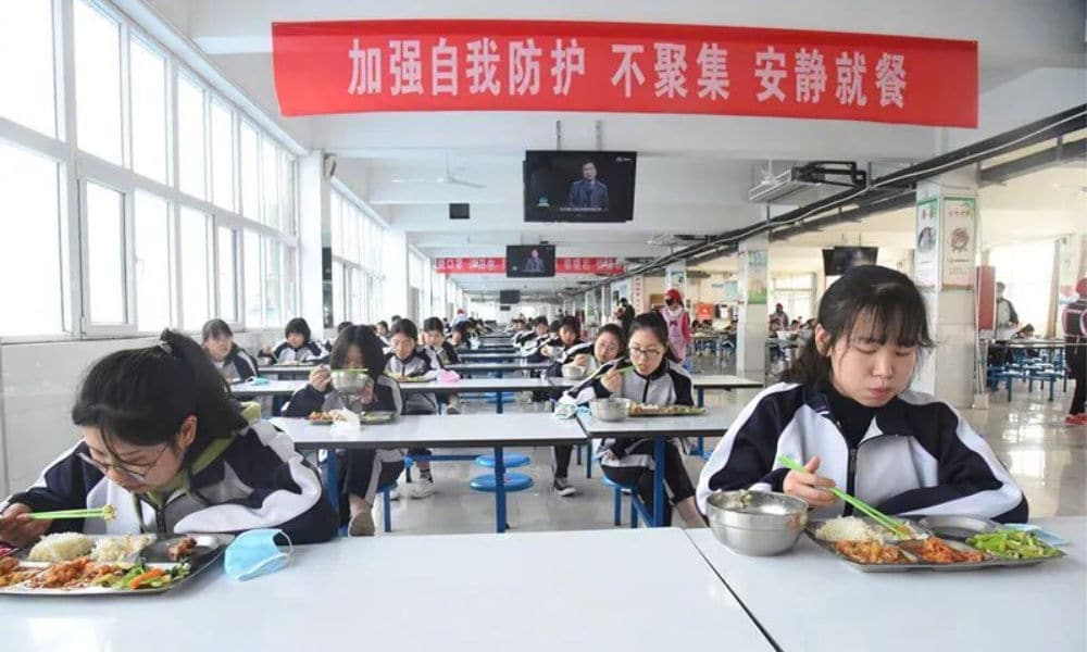 funcţionarii publici chinezi nu mai au voie să ia masa împreună în oraș, să meargă la restaurante de lux sau la petreceri