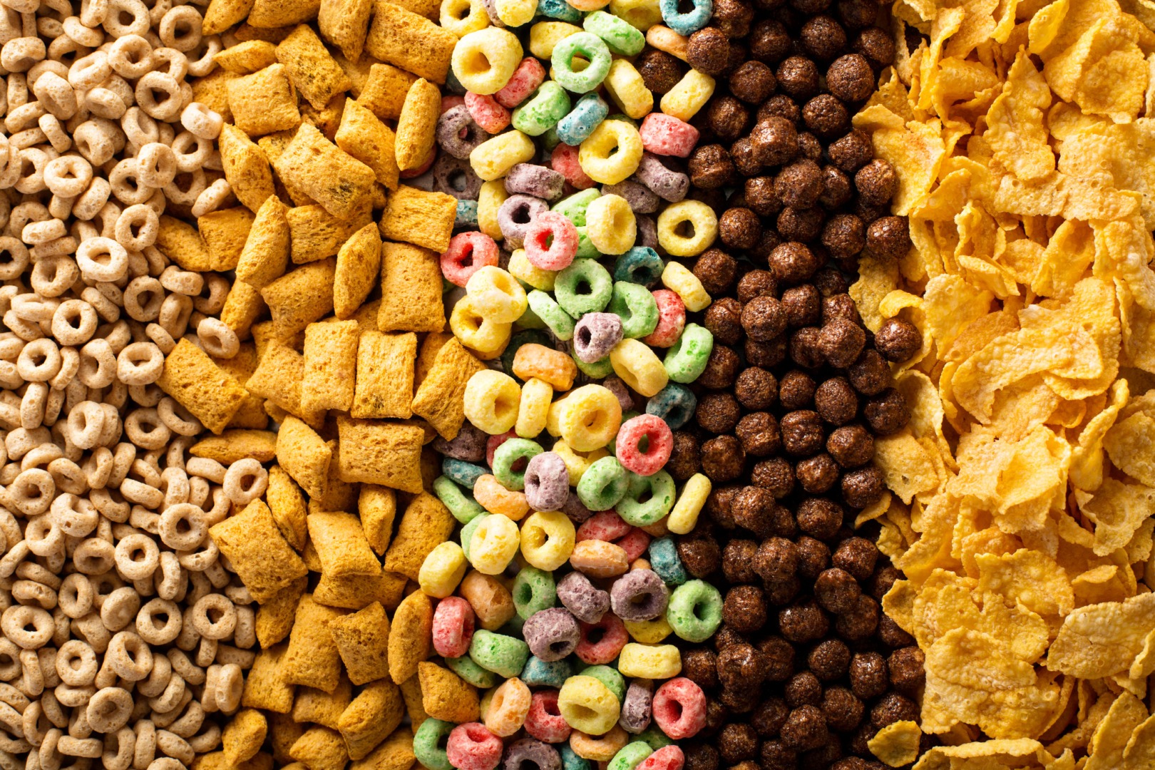 Cerealele pentru copii conțin din ce în ce mai multe grăsimi și zaharuri