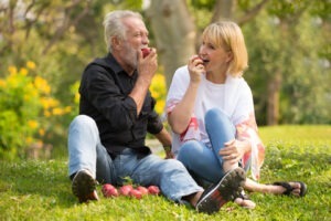Nutriția vârstnicilor necesită programe alimentare
