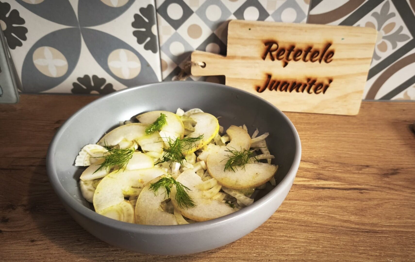 salata pere fenicul