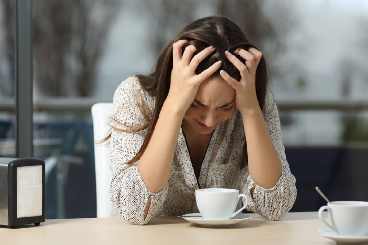 crying-cafe-negative-people-only-in-japonia-cafenele-unde-oamenii-intra-ca-sa-planga-si-sa-se-descarce-de-stres-si-anxietate-si-nimeni-nu-i-judeca