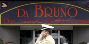 restaurantele pot reprezenta uneori baze operative pentru organizatiile criminale italiene, inclusiv in strainatate