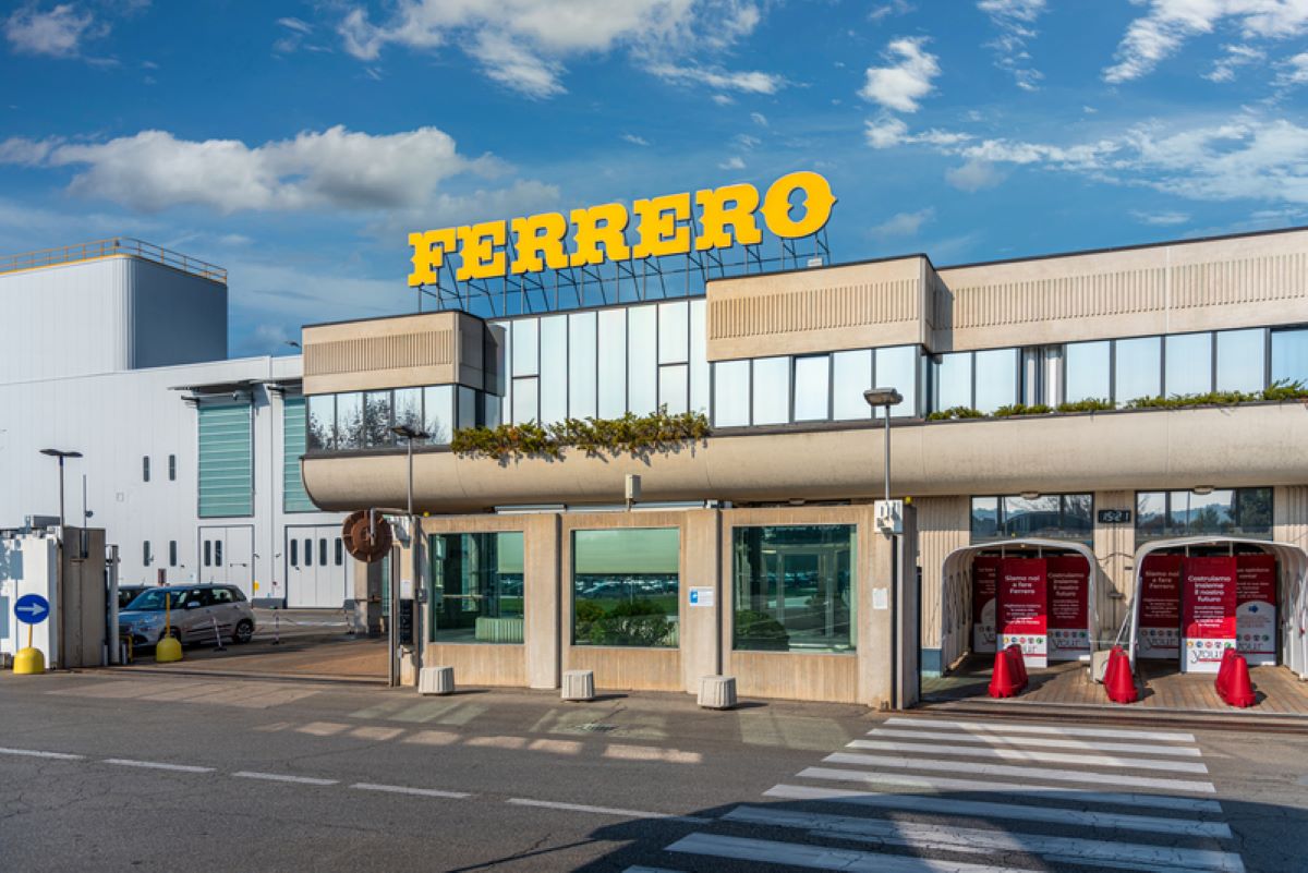 Ferrero ofera un premiu anual de peste 2400 de euro angajatilor