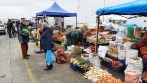 Pucheni, târgul care nu se închide niciodată