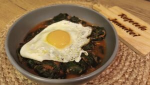 spanac cu oua ochiuri