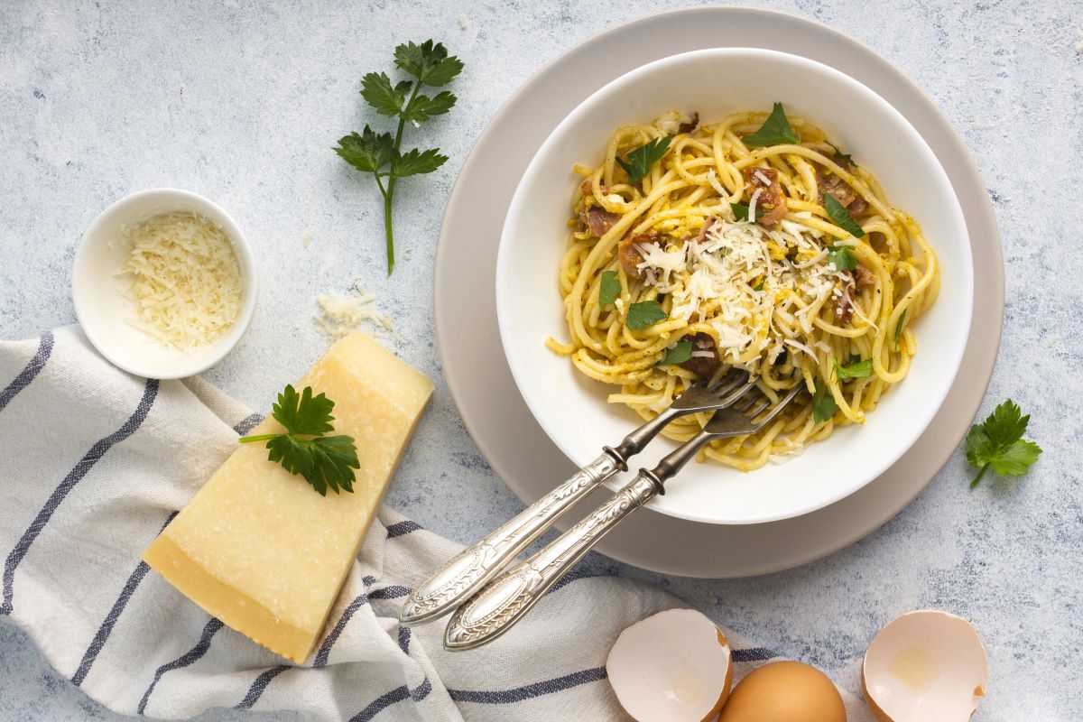 reteta rapida de spaghetti, cu unt aromatizat cu usturoi