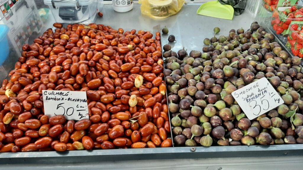 Trufandale de toamnă: curmale, merișoare, smochine, căpșuni