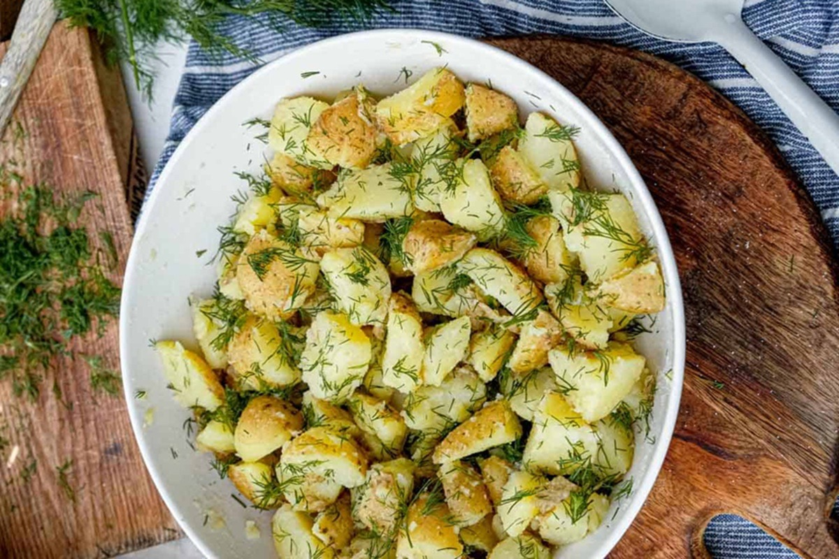 Cartofi-cu-unt-și-mărar