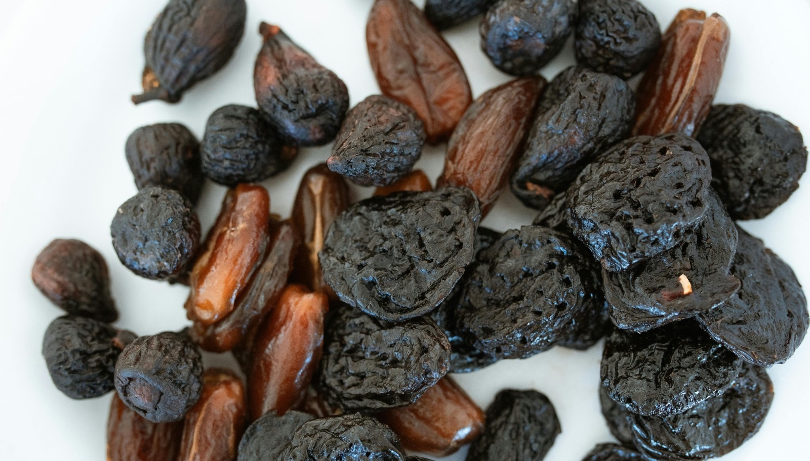 Zahărul și îndulcitorii artificiali pot fi înlocuiți cu fructe, pentru a avea o dietă sănătoasă