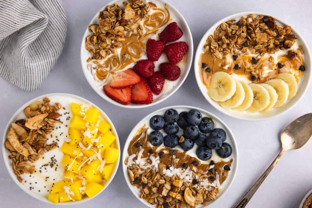 granola iaurt fruct mic dejun