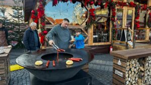 sibiu-targ-de-craciun-plita-carnati