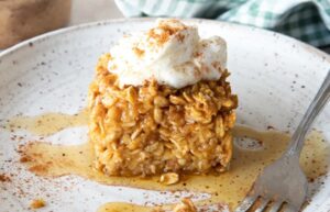 Oatmeal-baked-rețetă-mic-dejun