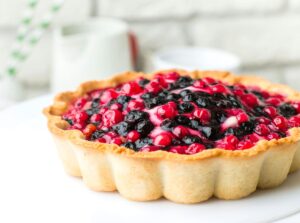 tarta-cu-fructe-crema-de-vanilie-cum-se-prepara-baza-de-aluat-fraged