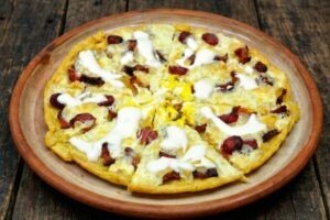 retetele-juanitei-pizza-cu-blat-de-mamaliga