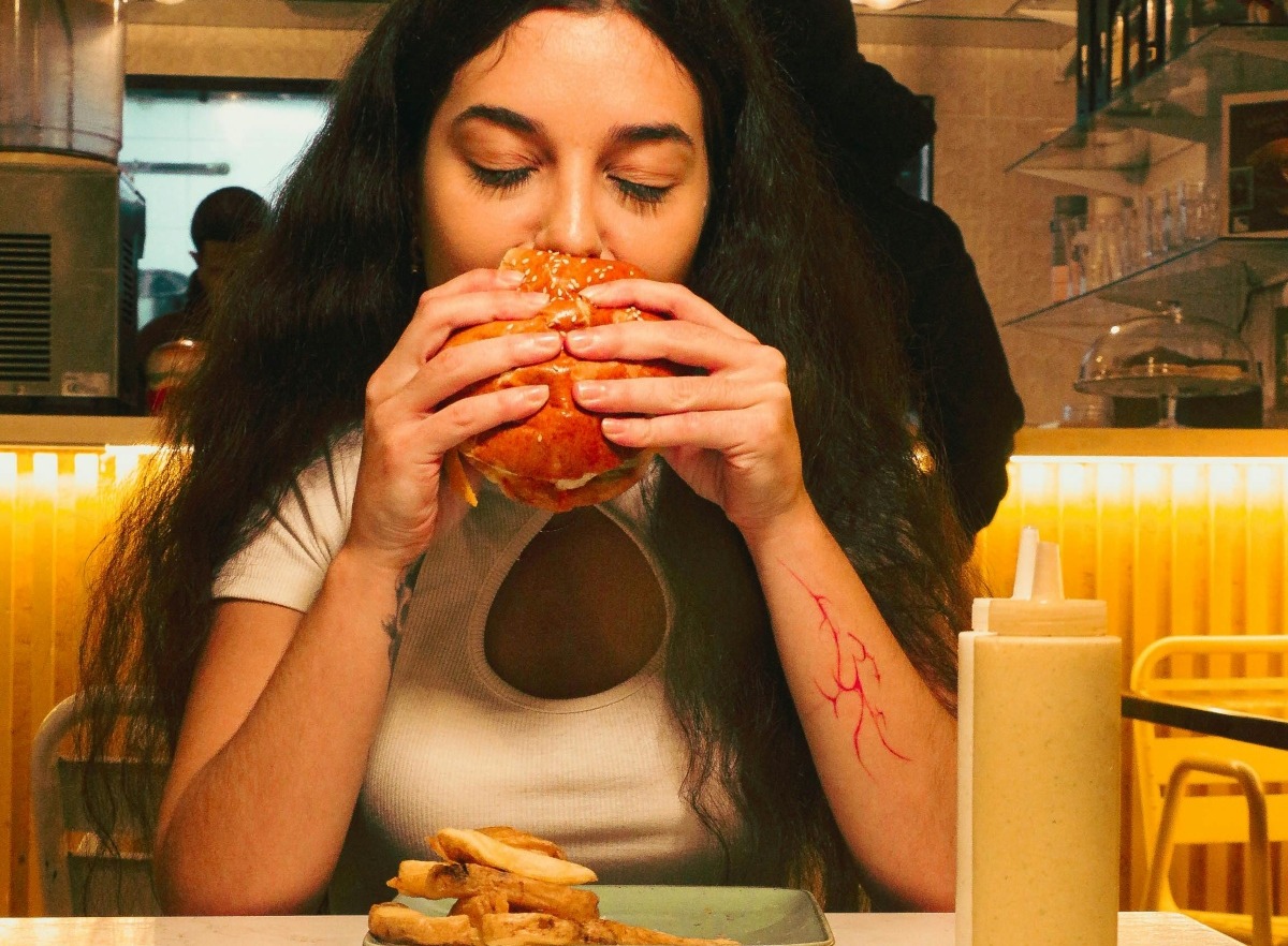 De ce stresul ne face foame