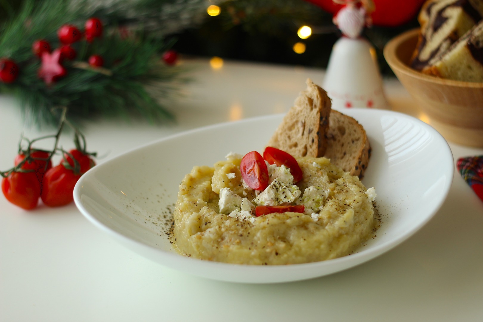 Salată-vinete-roșii-telemea