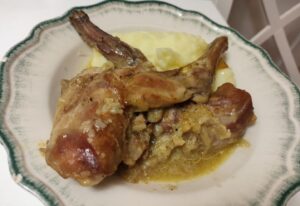 video-retetele-juanitei-iepure-gatit-cu-ceapa-ca-la-castel-bethlen-haller