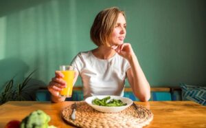 pauze-constiente-de-ce-este-important-sa-iti-oferi-timp-pentru-gustari-si-cum-te-ajuta