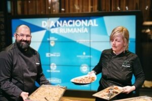 ce-le-au-gatit-romanilor-din-barcelona-de-1-decembrie-celebrii-chefi-adrian-hadean-si-oana-coanta