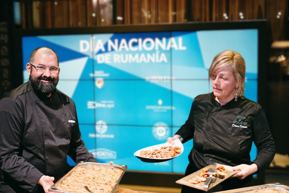 ce-le-au-gatit-romanilor-din-barcelona-de-1-decembrie-celebrii-chefi-adrian-hadean-si-oana-coanta