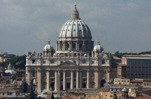 bistro-pe-terasa-din-varful-bazilicii-sfantul-petru-vatican