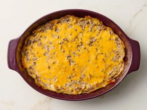 Cartofi-cu-carne-și-brânză-comfort-food